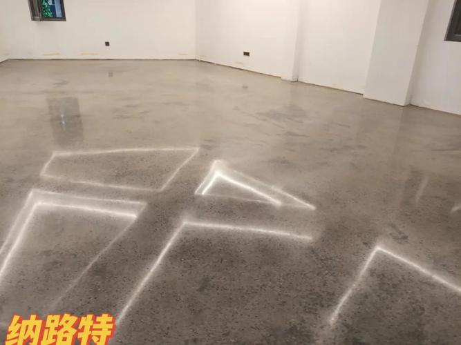 车库地面选材:金刚砂vs环氧地坪